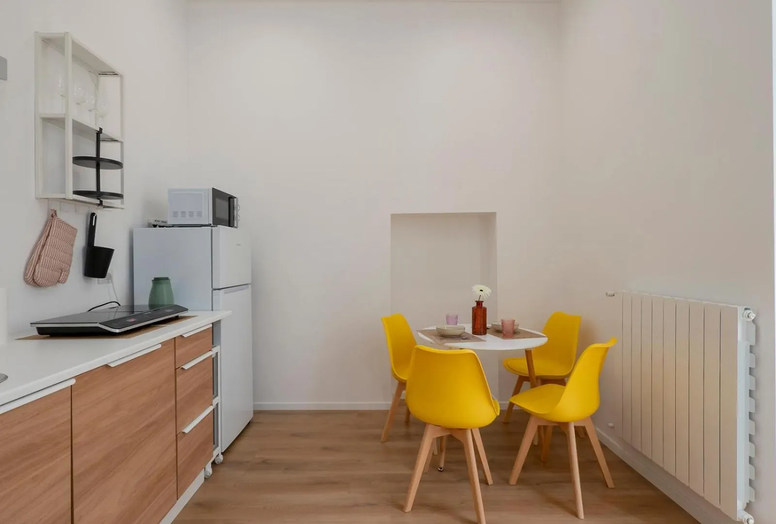 Xenia Apartments - Renovated Flat In Navigli Area Milan