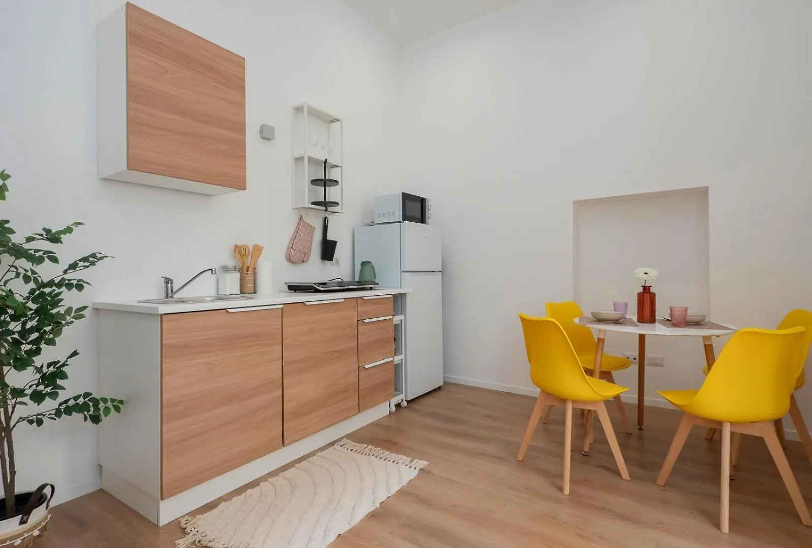 Xenia Apartments - Renovated Flat In Navigli Area Milan