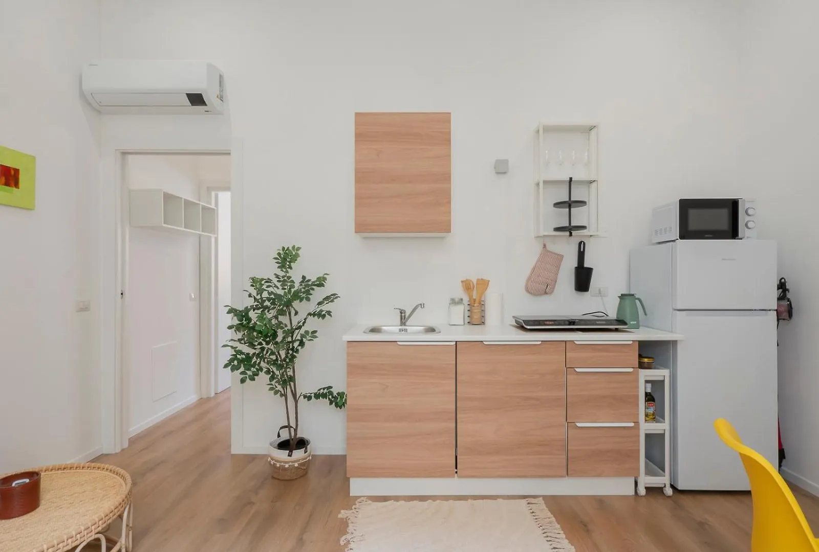 Xenia Apartments - Renovated Flat In Navigli Area Milan