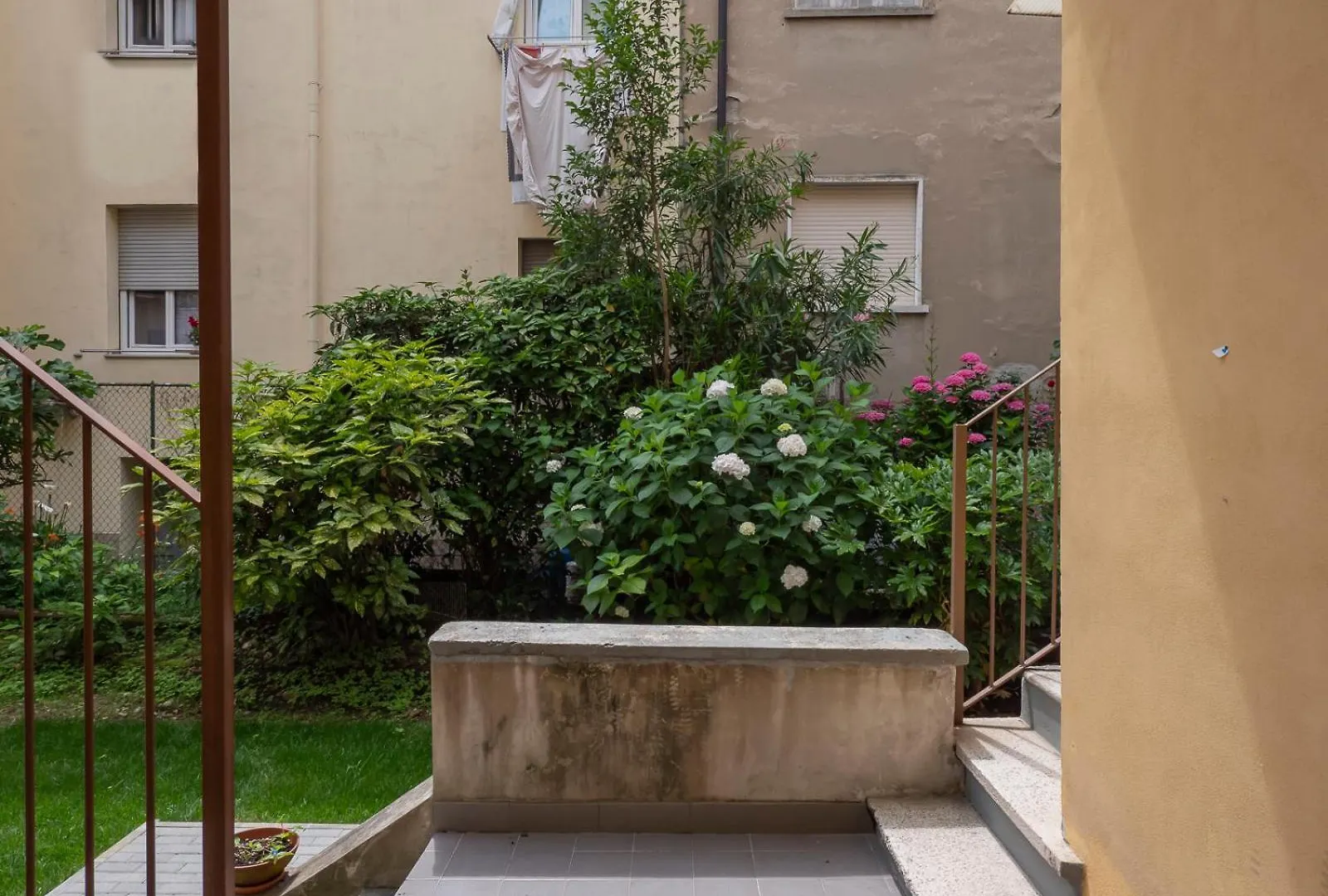 Xenia Apartments - Renovated Flat In Navigli Area Milan 0*,  Italy