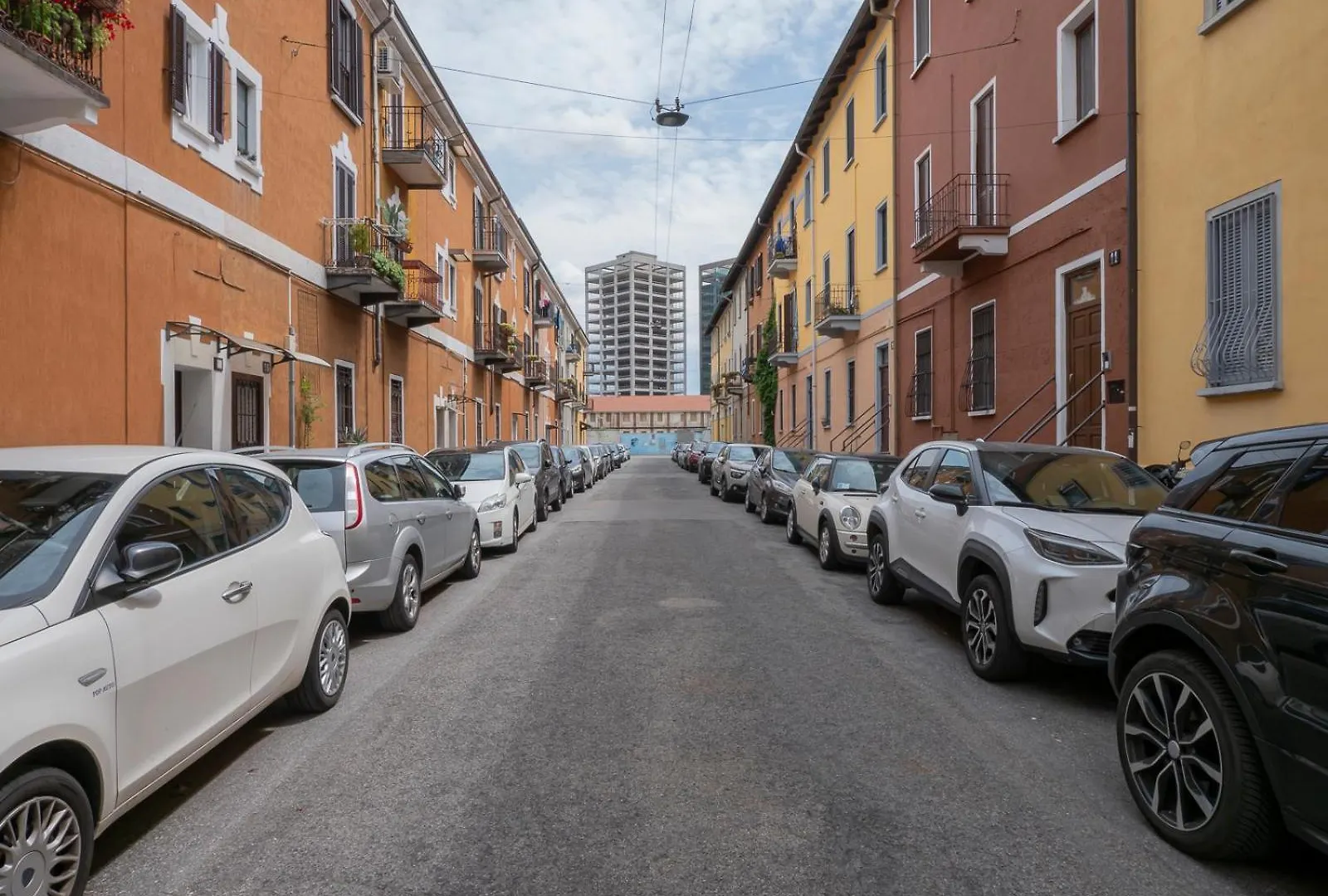 Xenia Apartments - Renovated Flat In Navigli Area Milan