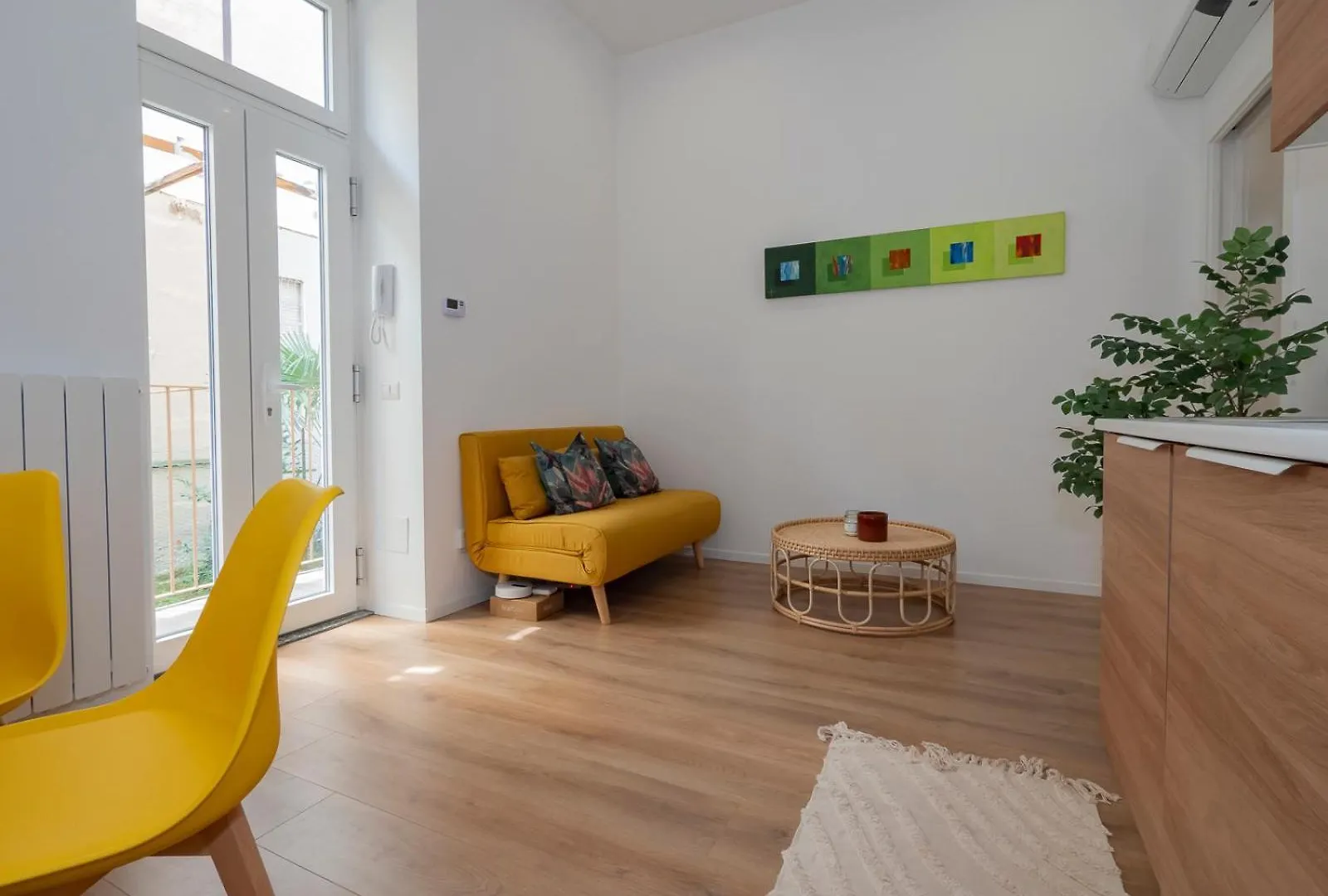 Xenia Apartments - Renovated Flat In Navigli Area Milan